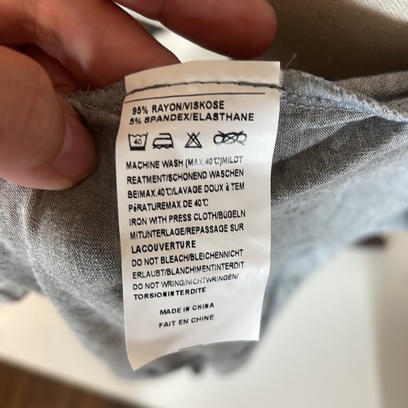 NWT Ekouaer Gray Lightweight Cardigan with Pockets and Belt Size Large - Picture 8 of 8